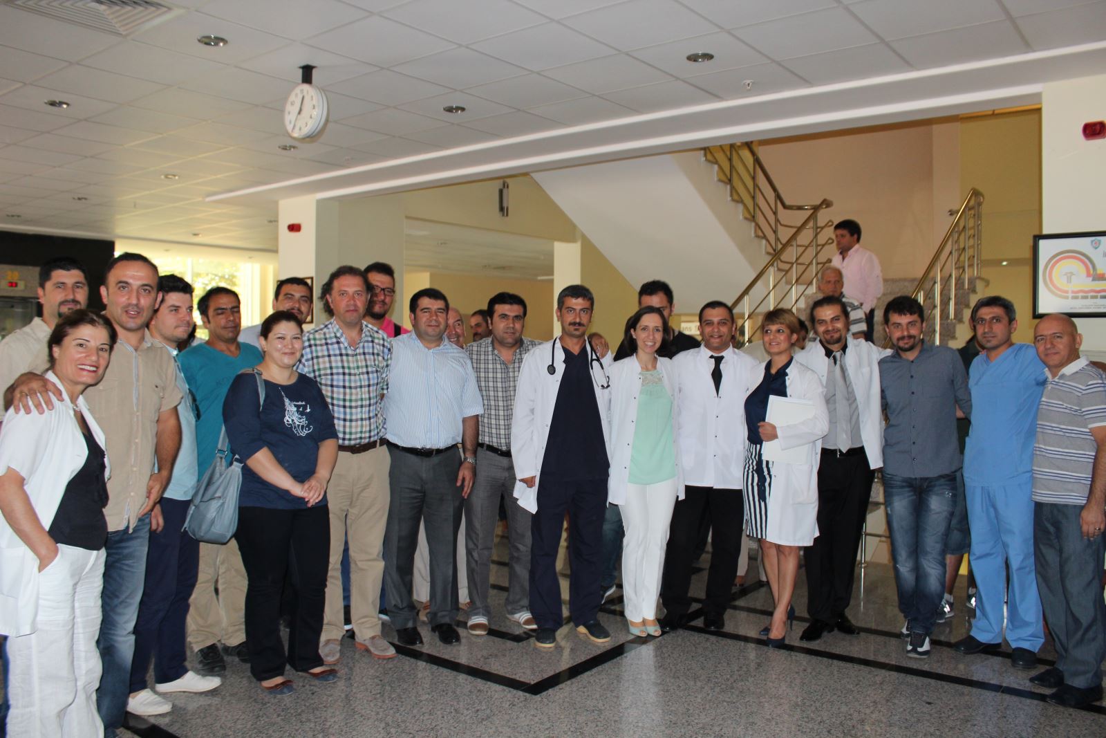 antalya egitim ve arastirma hastanesi acil tip klinigi asistanlarindan dr secil baran dr ismail atik dr mustafa avci acil tip uzmani atu oldular acil tip uzmanlari dernegi atuder