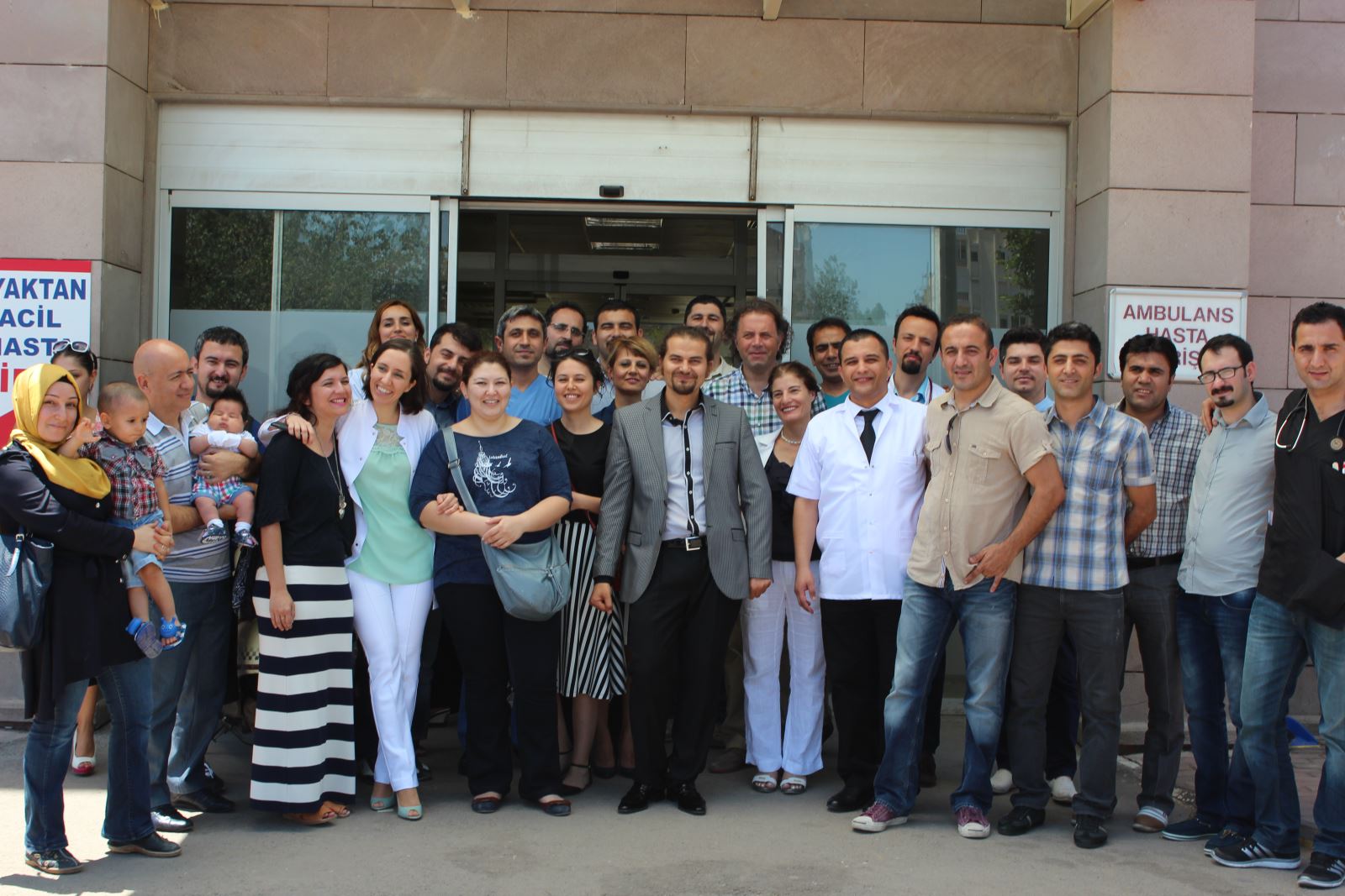 antalya egitim ve arastirma hastanesi acil tip klinigi asistanlarindan dr secil baran dr ismail atik dr mustafa avci acil tip uzmani atu oldular acil tip uzmanlari dernegi atuder
